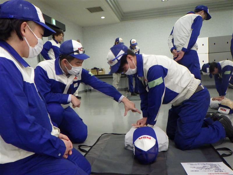 負傷者救護・救助方法を学ぶ訓練の様子