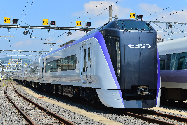 JR東日本 中央線新型特急車両E353系「スーパーあずさ」(写真提供:JR東日本) 