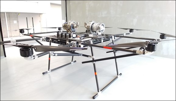 ガスタービン発電機を搭載した高ペイロード緊急物資輸送用ドローン(提供：エアロディベロップジャパン株式会社)