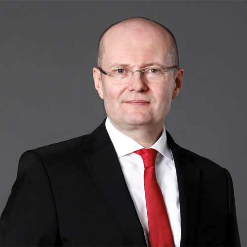Dr. Ulrich Nass, 1 Ekim 2019 tarihinde NSK Europe Ltd. Şirketinin CEO’luğunu üstlendi. Şubat 2019'da Operasyon Direktörlüğü görevine başladığından beri NSK Europe Şirketinin geleceğe yönelik dönüşümüne liderlik etti.